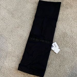 Lululemon Pack it in the Heat scarf